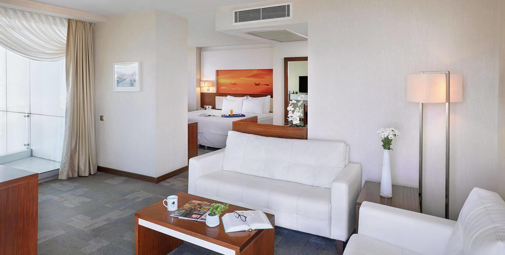Kordon Hotel Pasaport Izmir Bagian luar foto