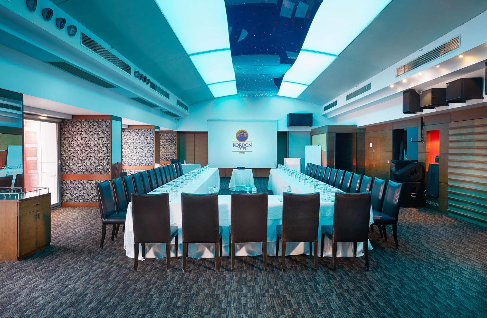 Kordon Hotel Pasaport Izmir Bagian luar foto